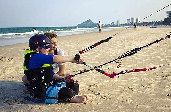 kitesurfing lessons hua hin